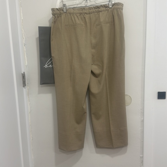 EUC Women’s ankle high slacks | wore once - Picture 3 of 7